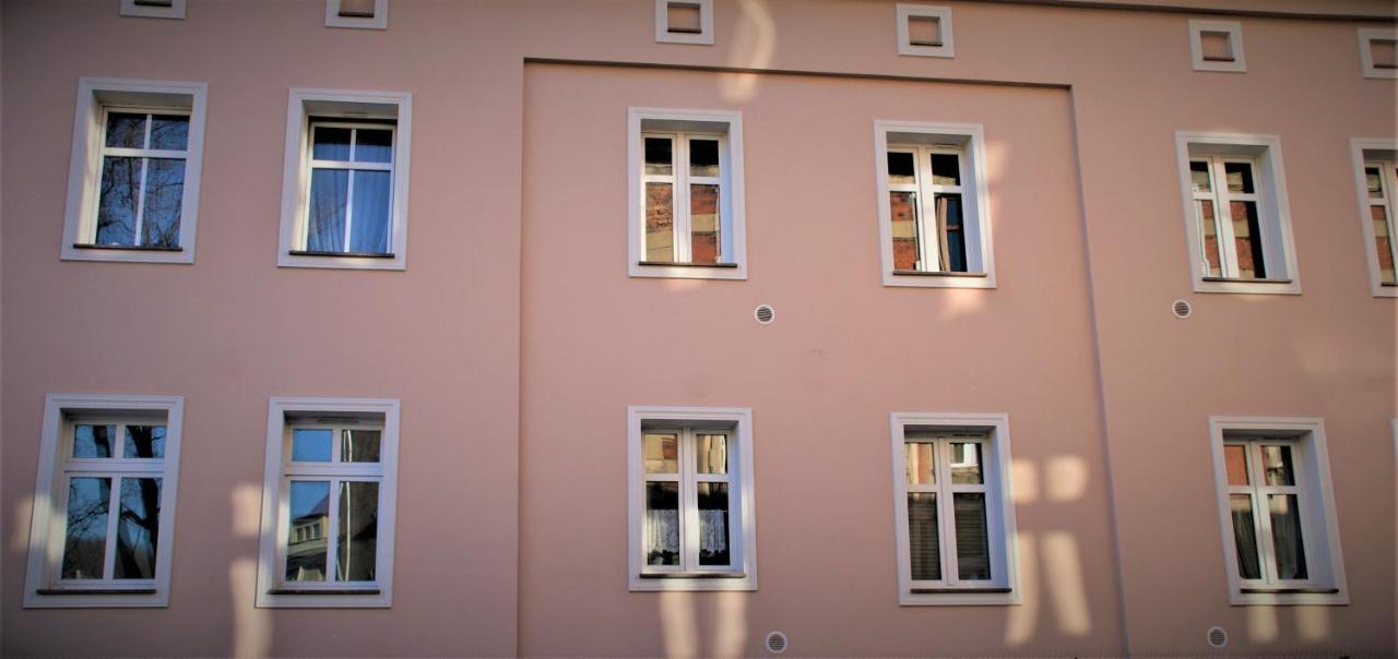 Villa La Val, Apartamenty Wałbrzych Exterior foto