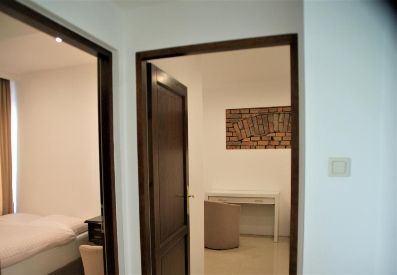 Villa La Val, Apartamenty Wałbrzych Exterior foto